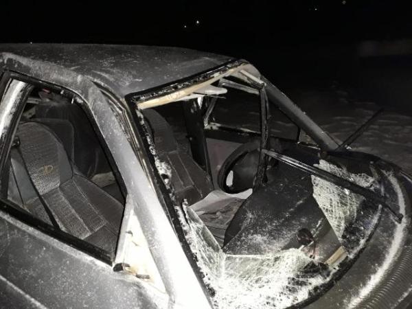 На Ставрополье перевернулся автомобиль ВАЗ 21101, пострадали два человека